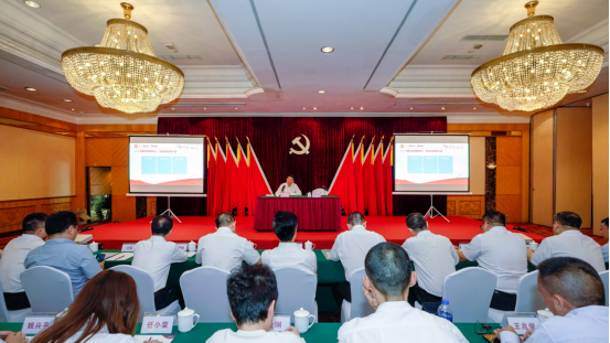 尊龙凯时集团任丁书记带头讲授“不忘初心、牢记使命”主题教育专题党课