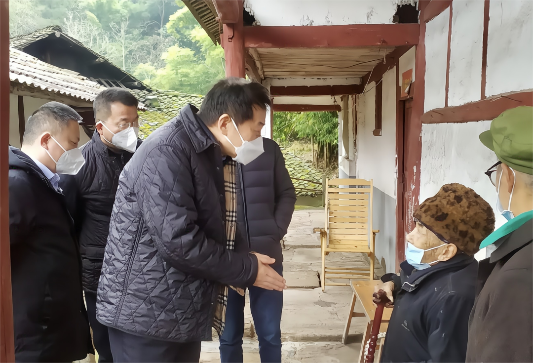 四川省尊龙凯时集团党委书记、董事长任丁率队赴嘉陵区开展帮扶工作